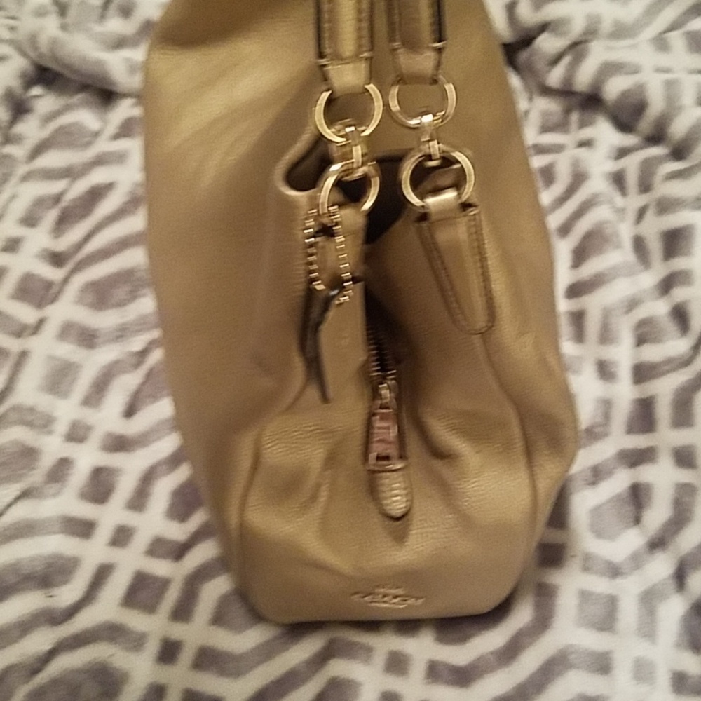 genuine coach purse like new stores in bag